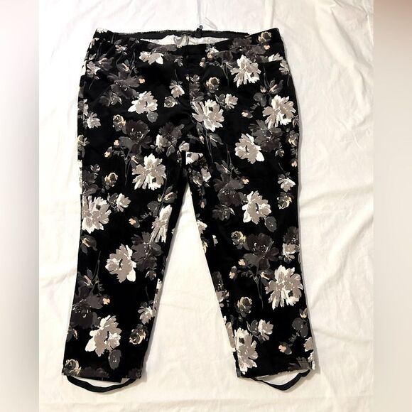 NWOT Isaac Mizrahi Live! Floral Velvet Stirrup Pants Black Size 26W petite - Picture 1 of 12